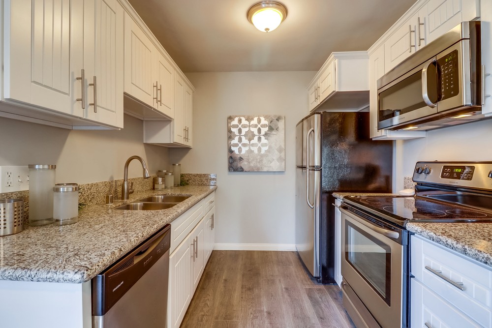 Virtual tour photo 16 of 29 for 4503 Hamilton St #8