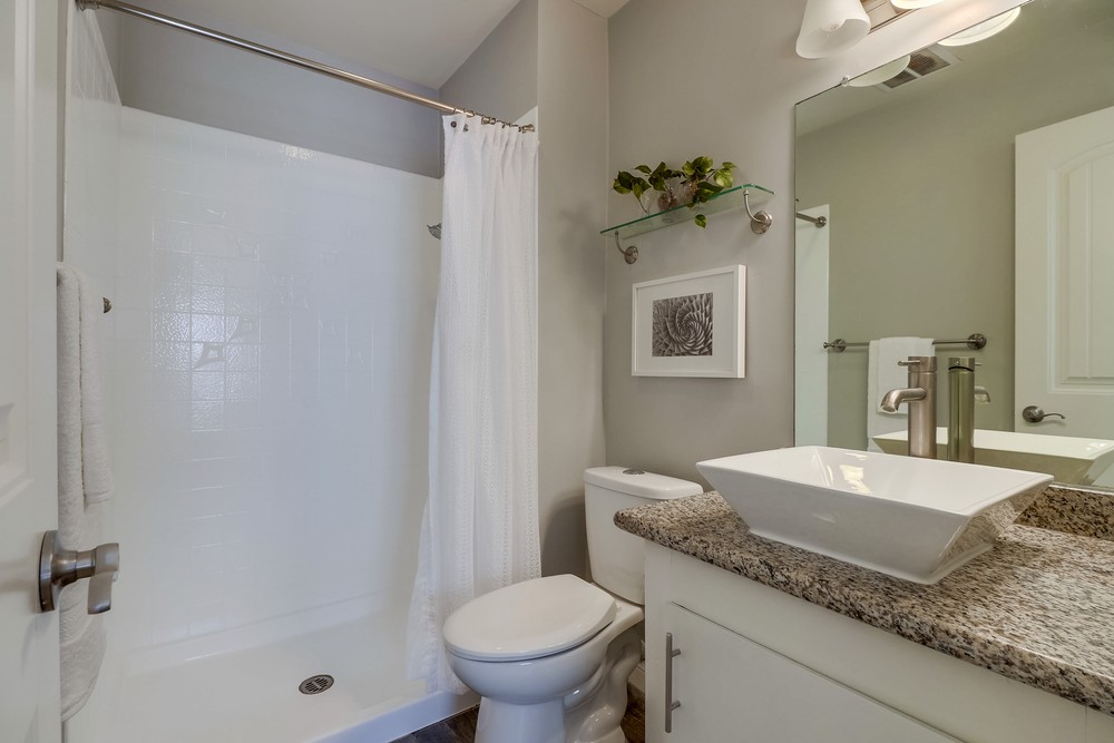 Virtual tour photo 24 of 29 for 4503 Hamilton St #8