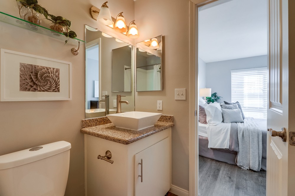 Virtual tour photo 25 of 29 for 4503 Hamilton St #8