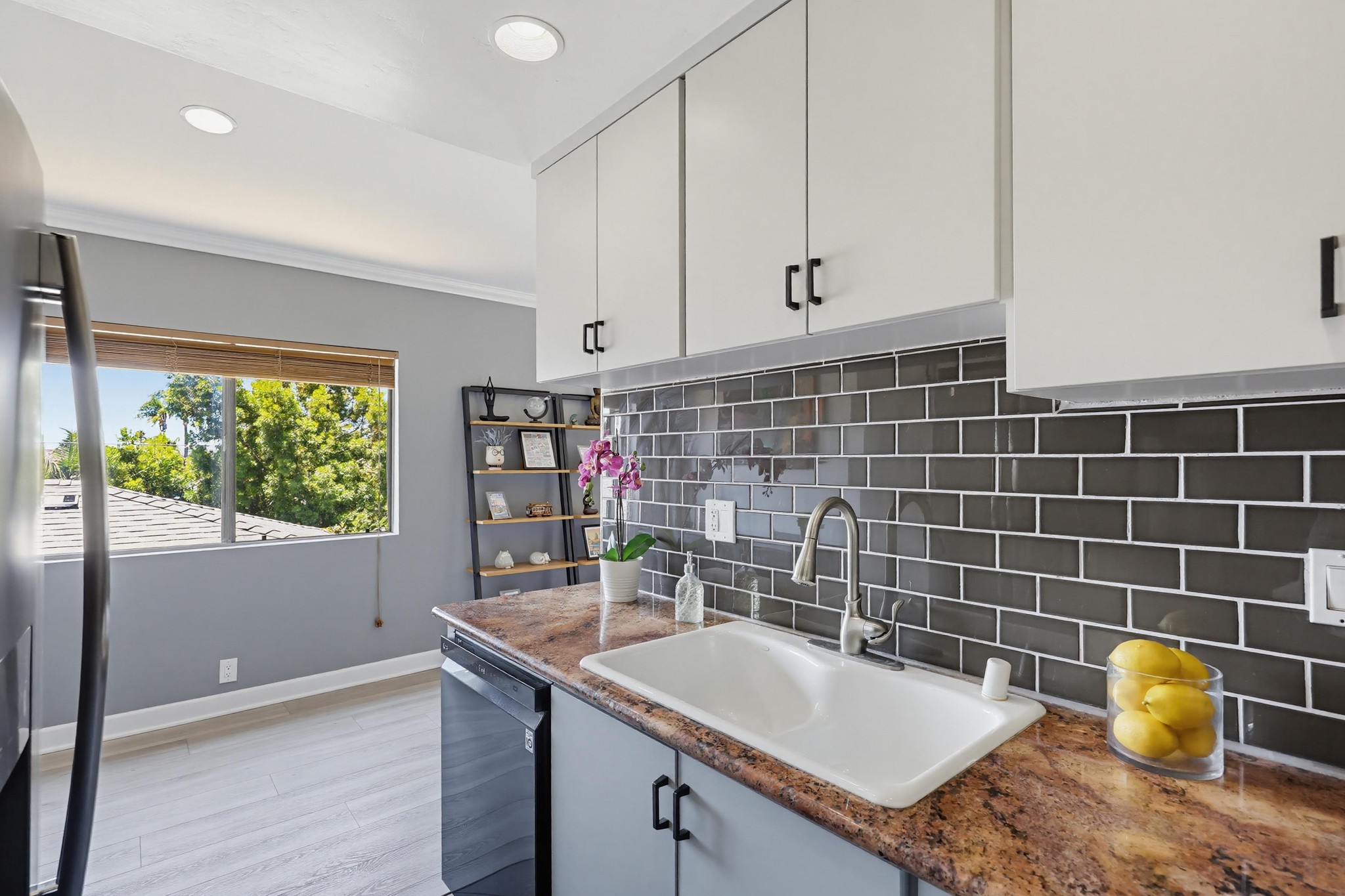 Virtual tour photo 18 of 32 for 4510 34th St 12