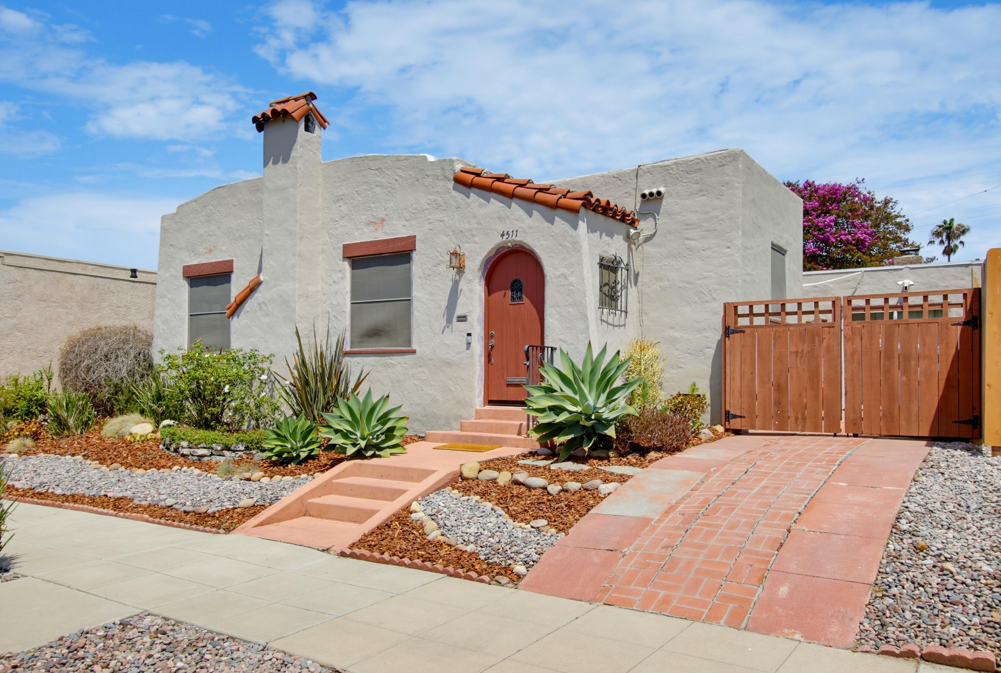 Virtual tour photo 3 of 43 for 4511 Maryland St
