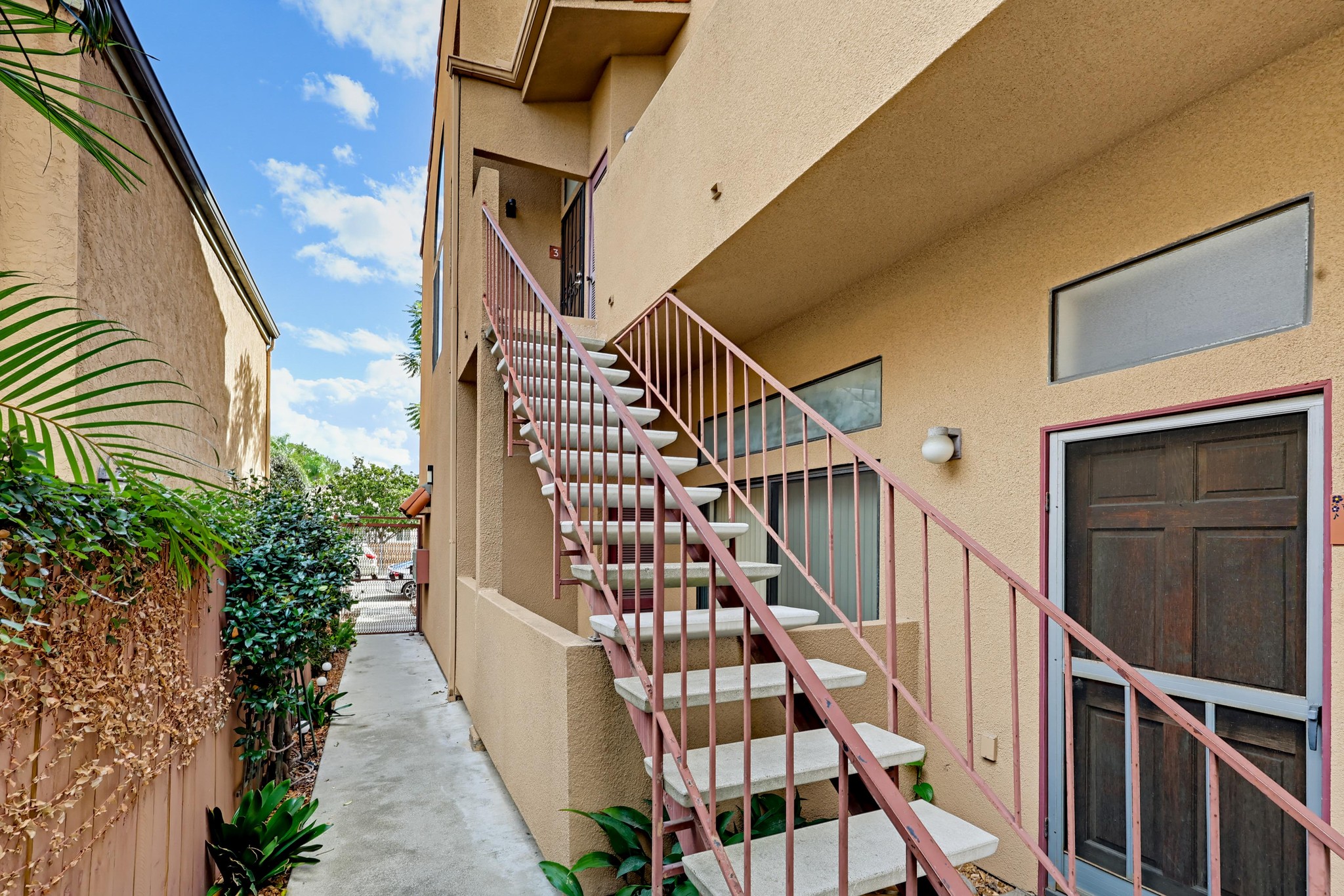 Virtual tour photo 6 of 49 for 4514 51st St #03