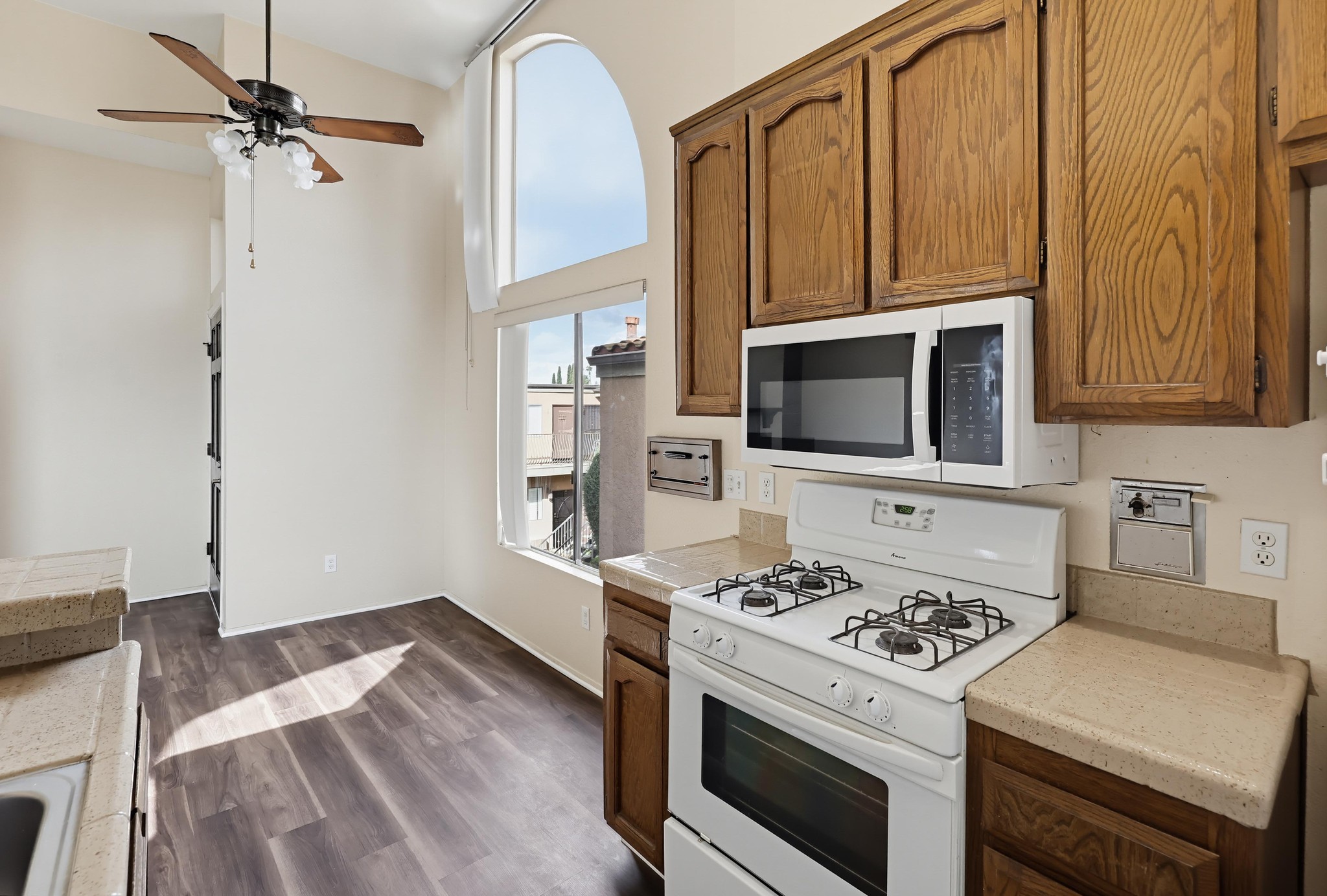 Virtual tour photo 17 of 49 for 4514 51st St #03