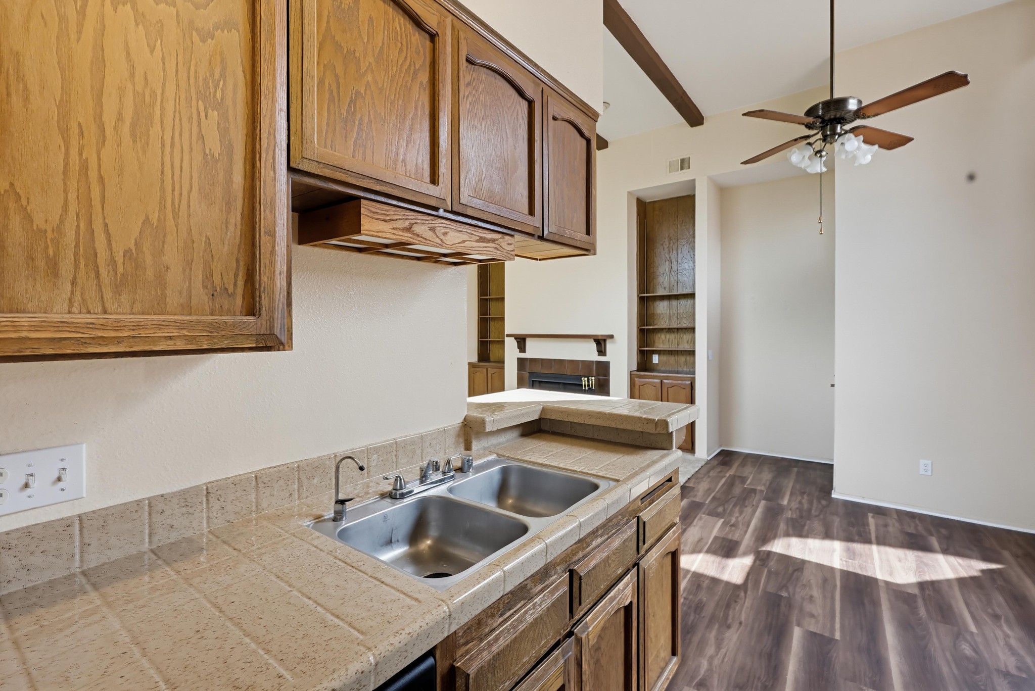 Virtual tour photo 18 of 49 for 4514 51st St #03
