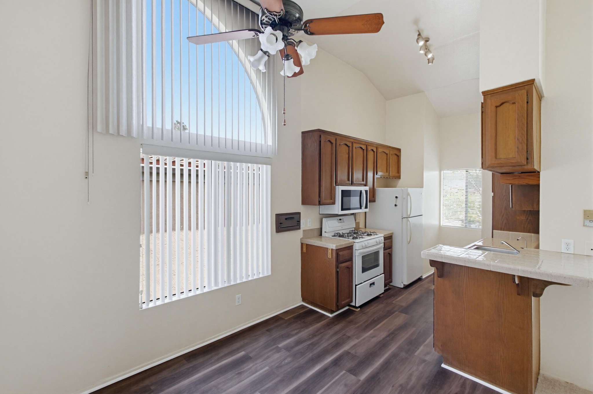 Virtual tour photo 11 of 33 for 4514 51st St #03