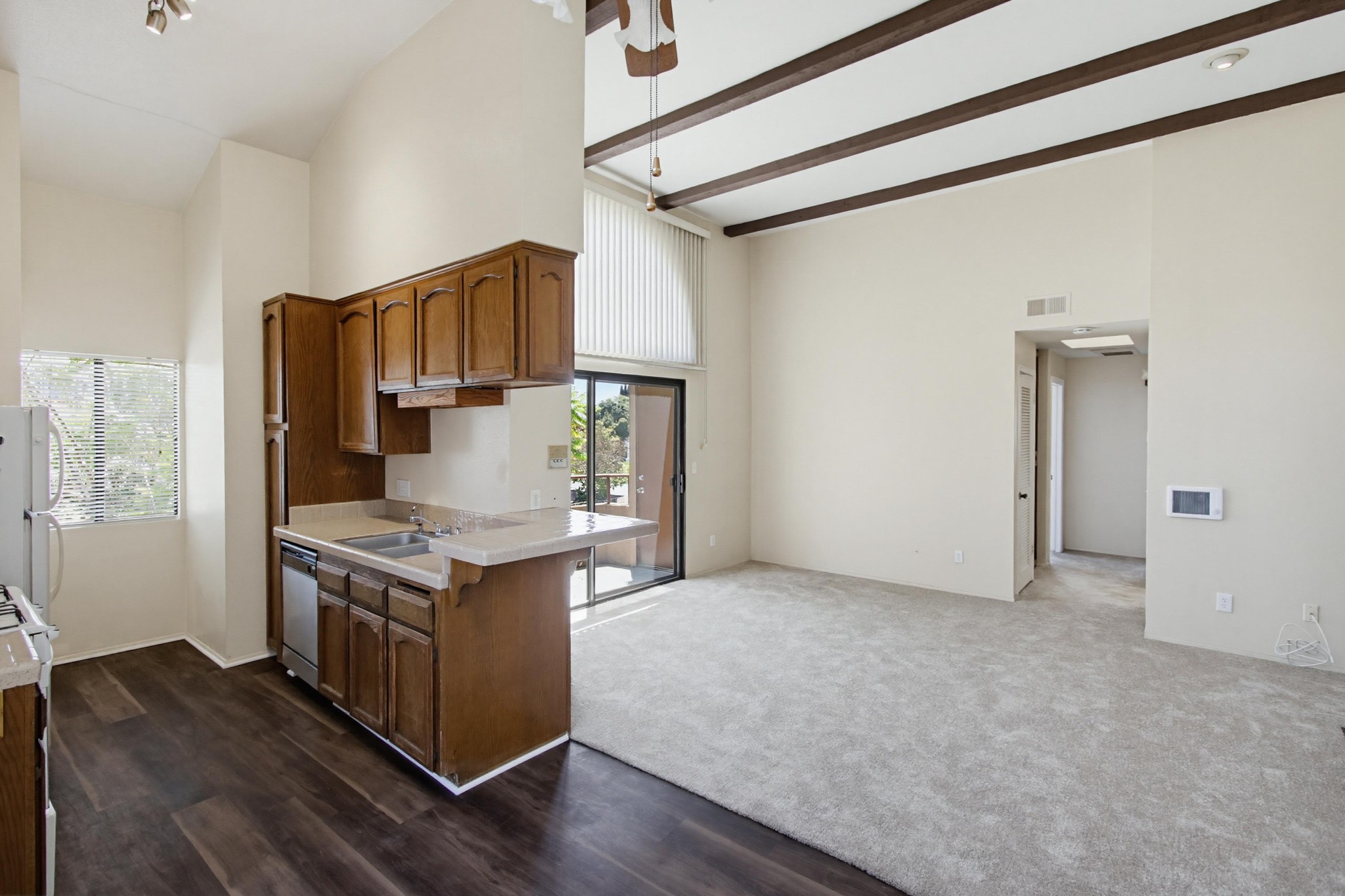 Virtual tour photo 12 of 33 for 4514 51st St #03