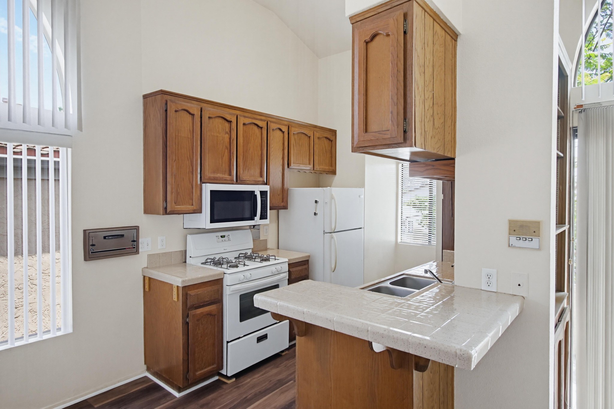 Virtual tour photo 14 of 33 for 4514 51st St #03