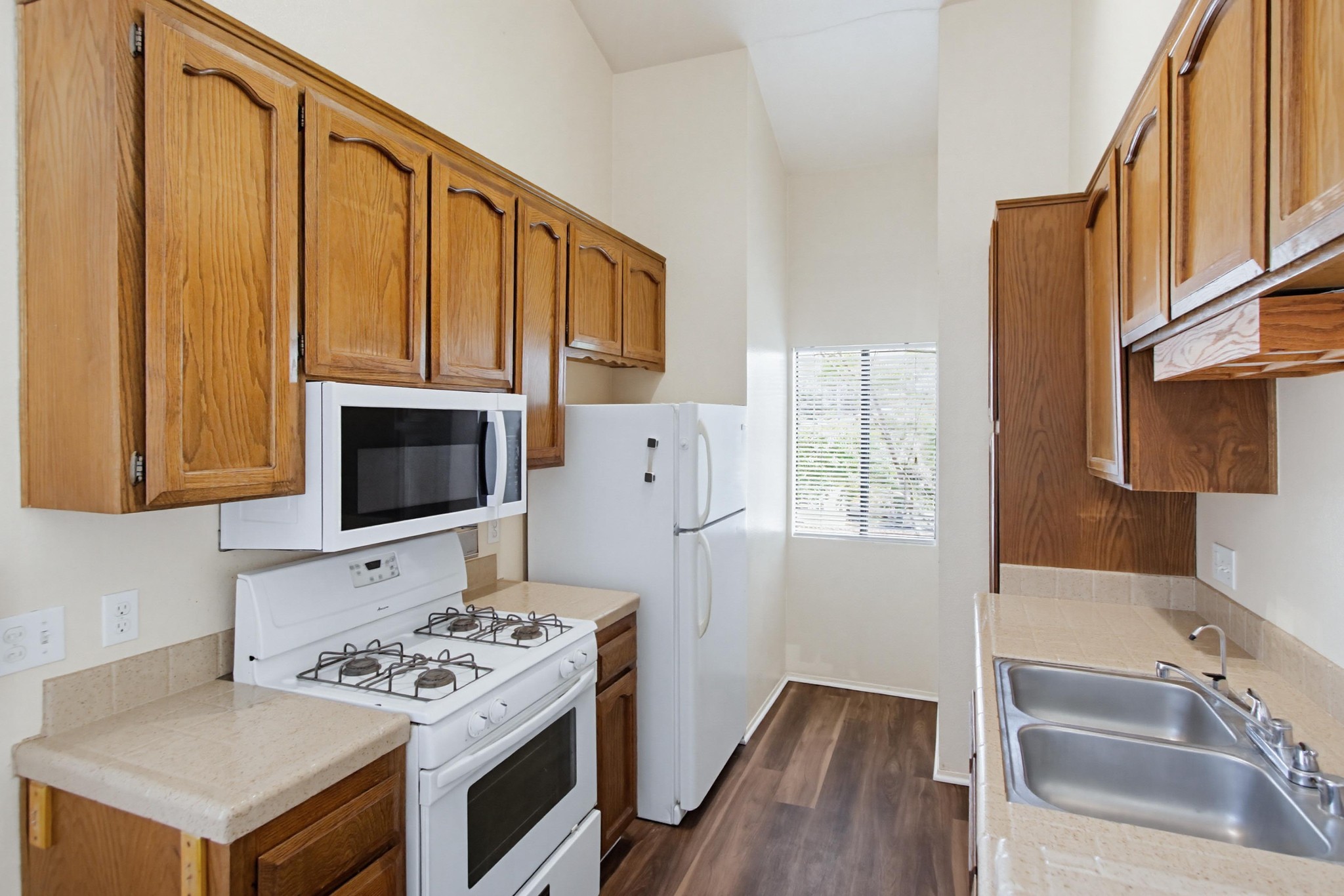 Virtual tour photo 15 of 33 for 4514 51st St #03