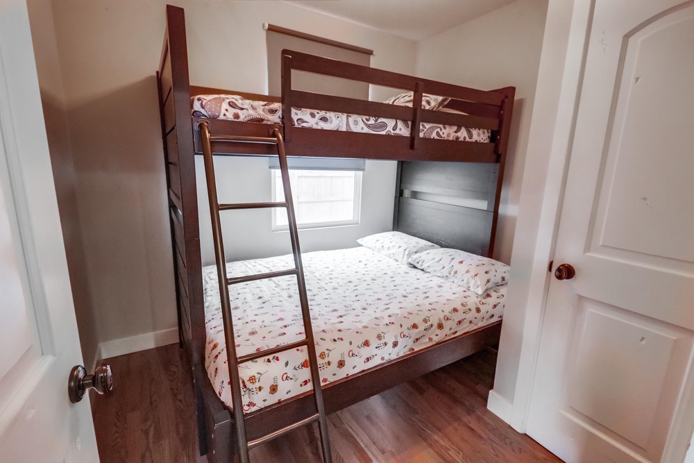 Virtual tour photo 26 of 38 for 4517 34th St