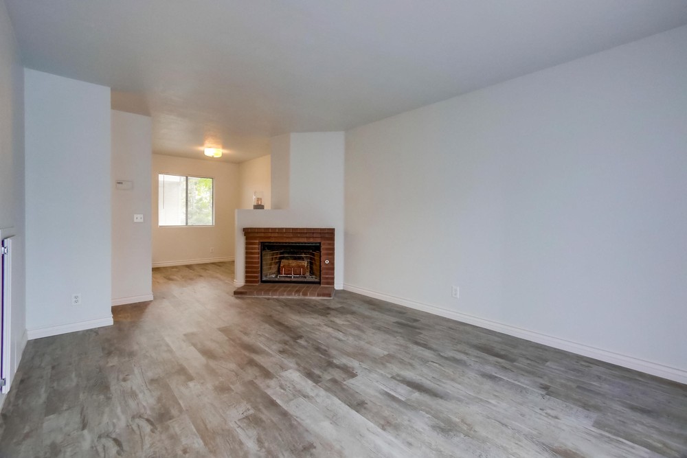 Virtual tour photo 6 of 32 for 4517 College Way Unit I