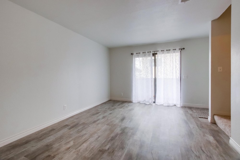 Virtual tour photo 7 of 32 for 4517 College Way Unit I