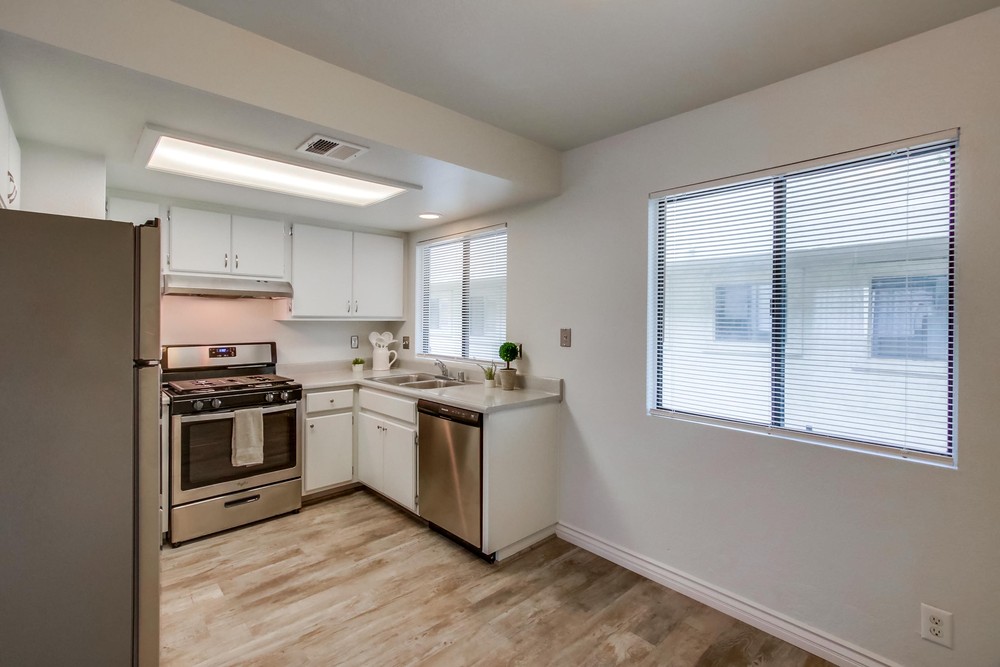 Virtual tour photo 10 of 32 for 4517 College Way Unit I