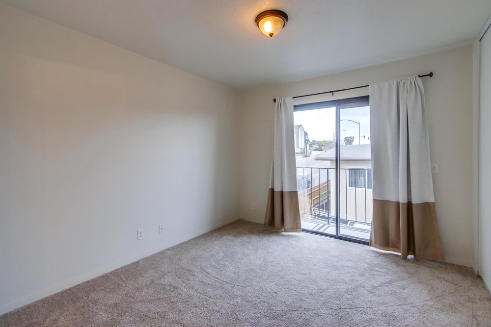 Virtual tour photo 16 of 32 for 4517 College Way Unit I