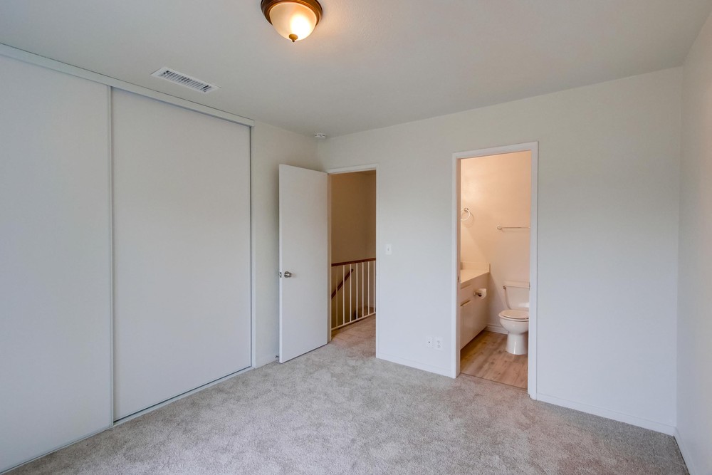 Virtual tour photo 19 of 32 for 4517 College Way Unit I