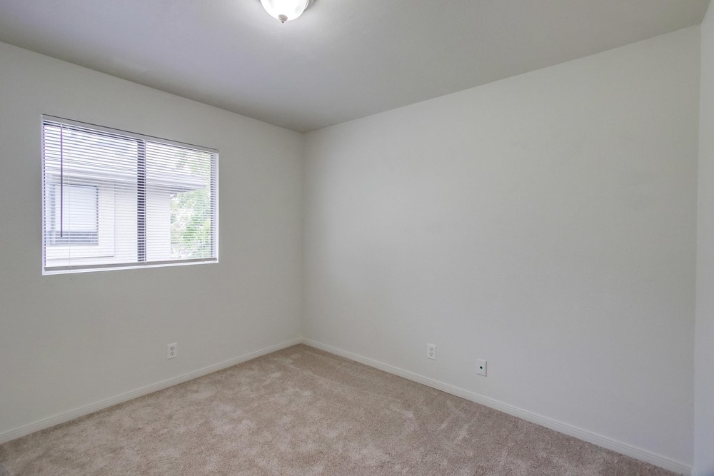 Virtual tour photo 24 of 32 for 4517 College Way Unit I
