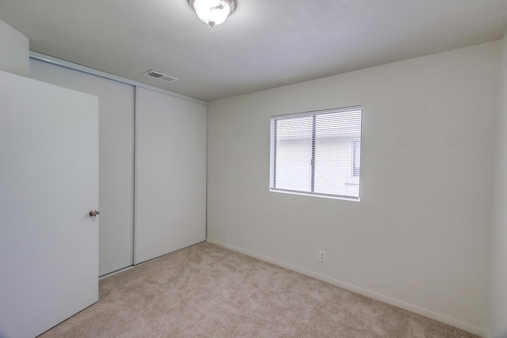 Virtual tour photo 25 of 32 for 4517 College Way Unit I
