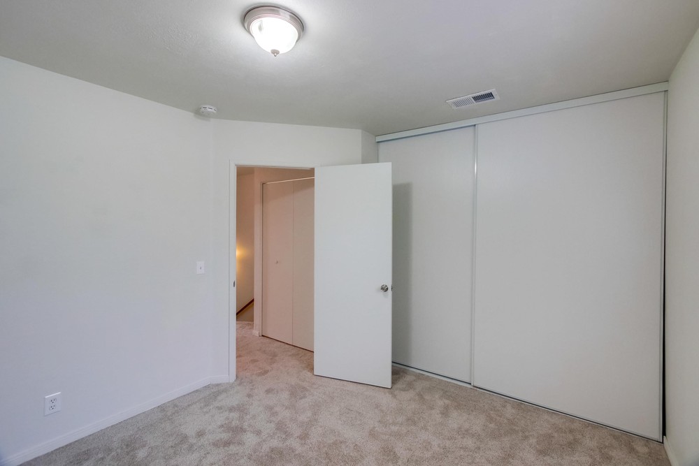 Virtual tour photo 26 of 32 for 4517 College Way Unit I