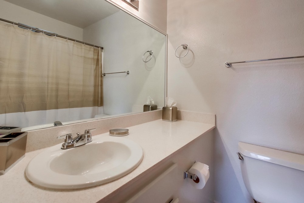 Virtual tour photo 27 of 32 for 4517 College Way Unit I