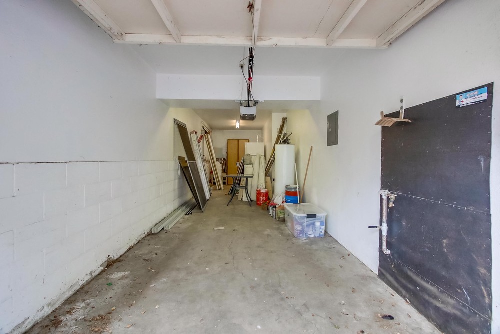 Virtual tour photo 30 of 32 for 4517 College Way Unit I