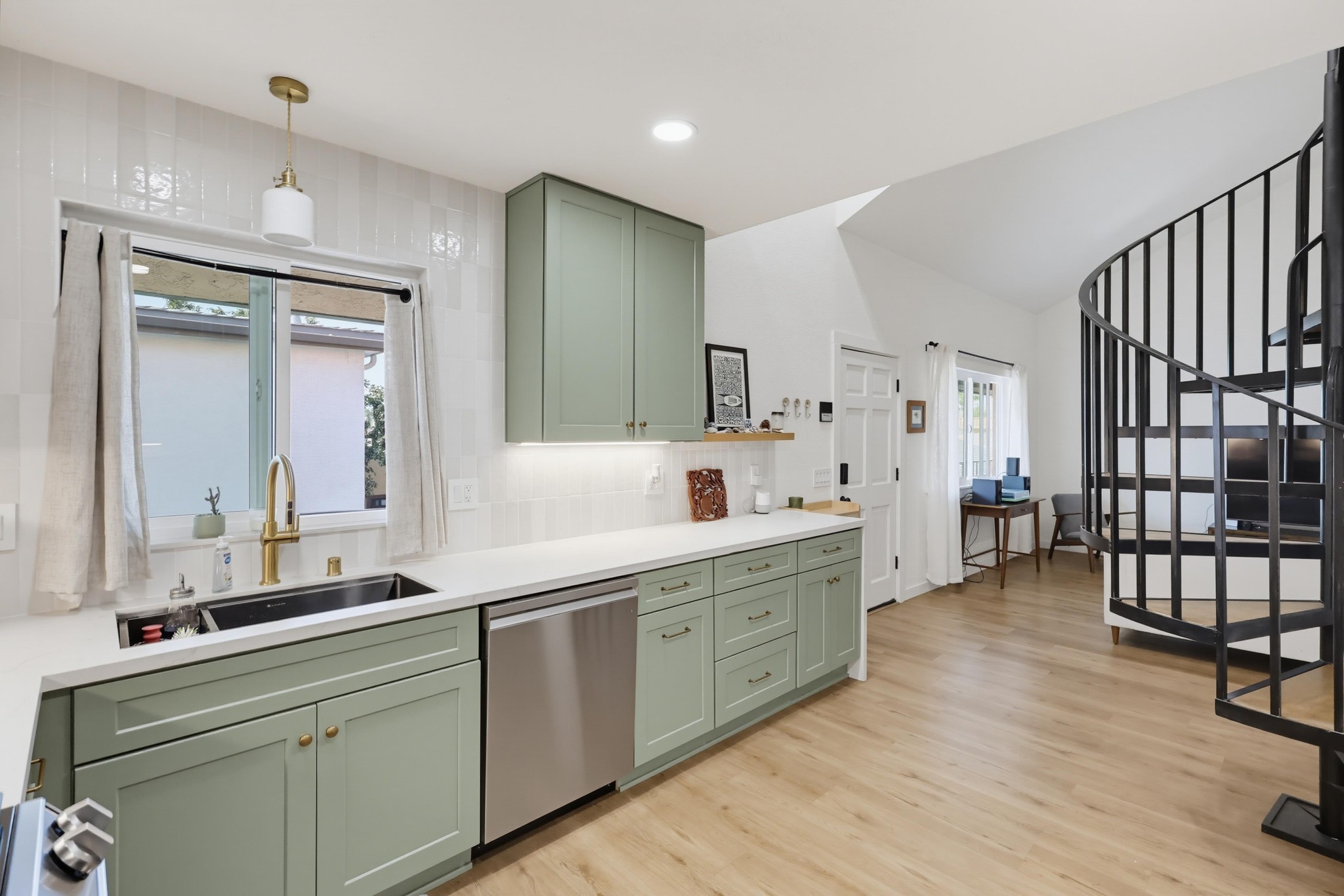 Virtual tour photo 26 of 46 for 4517 Utah St Apt 5