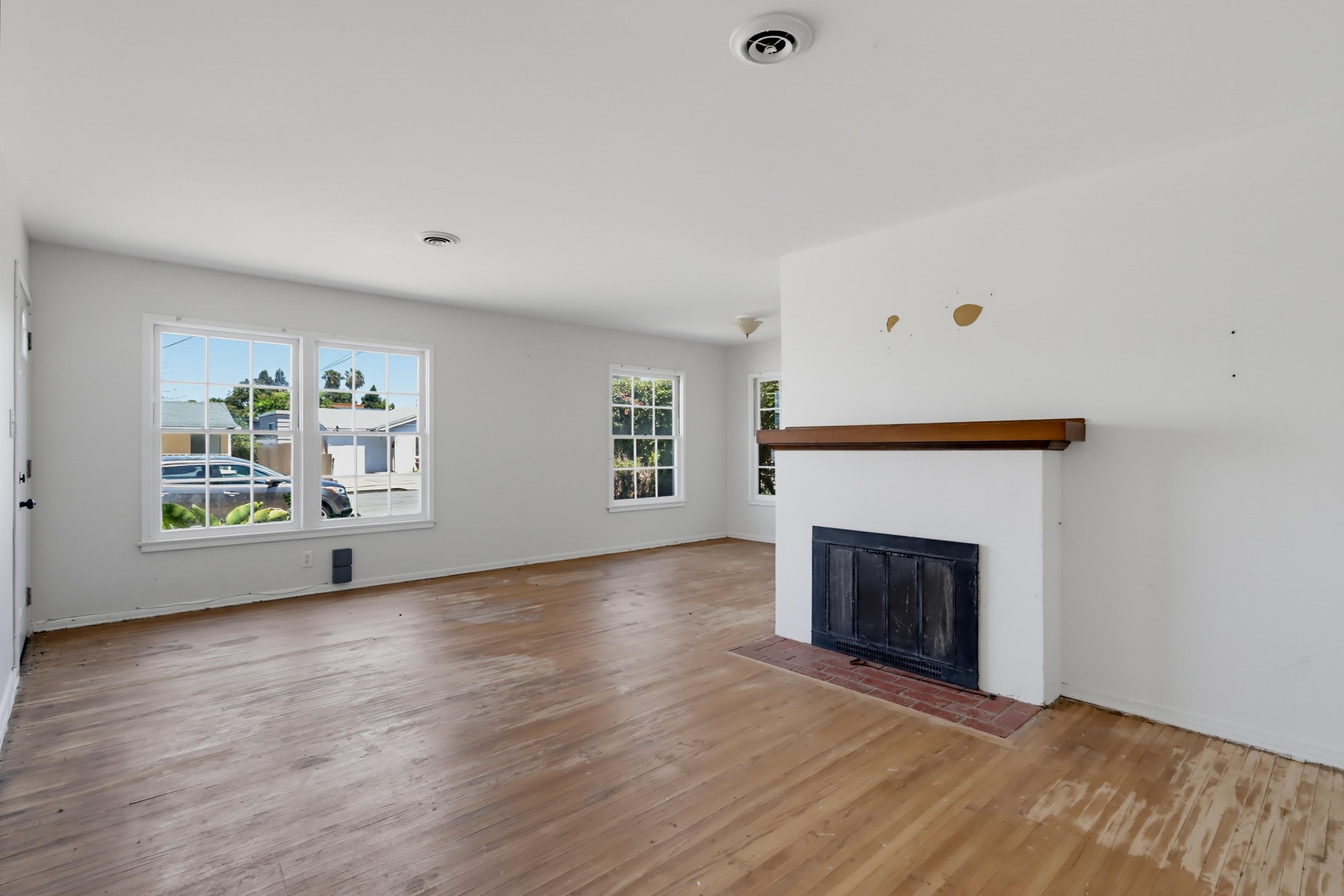 Virtual tour photo 7 of 45 for 452 Park Way