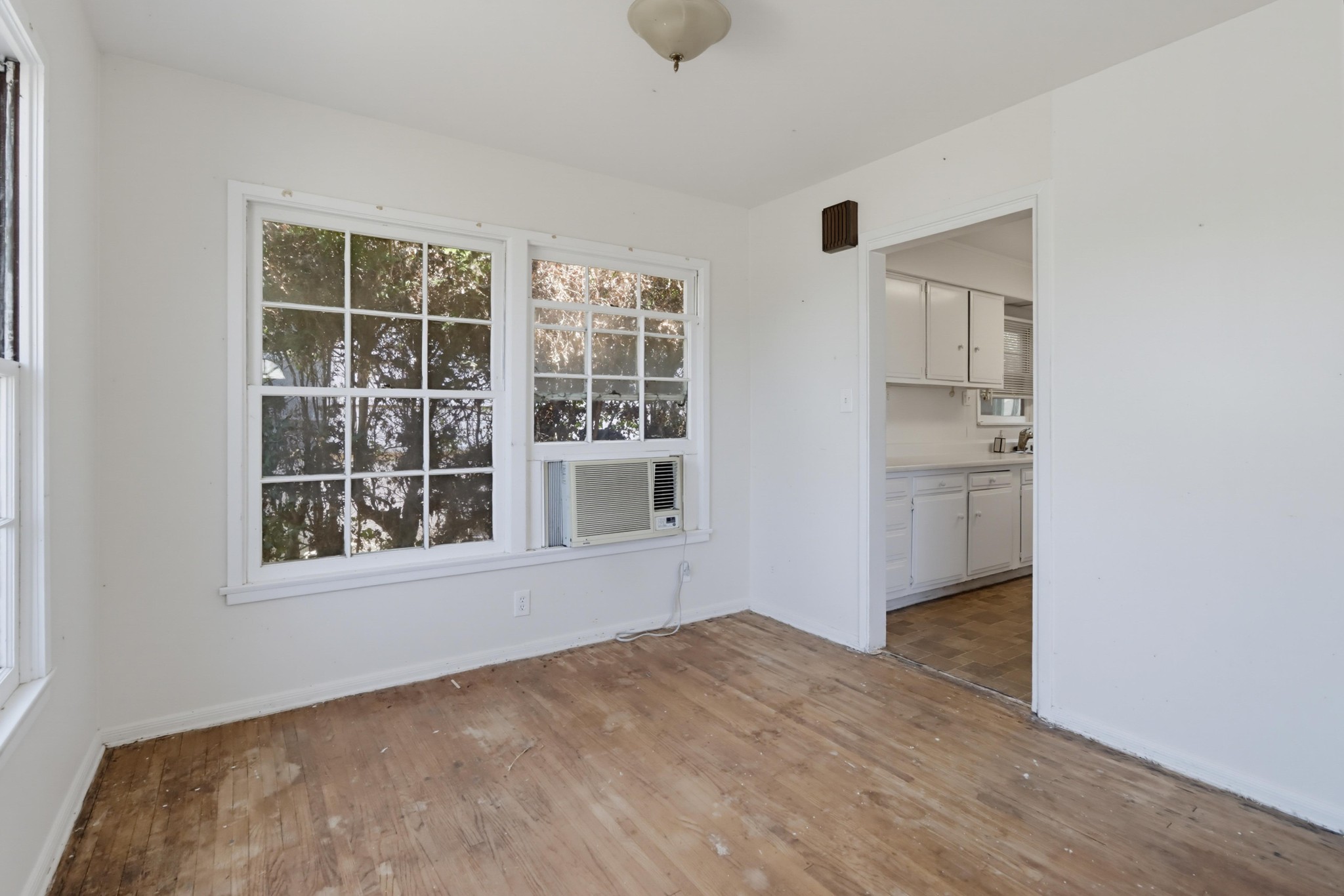 Virtual tour photo 10 of 45 for 452 Park Way