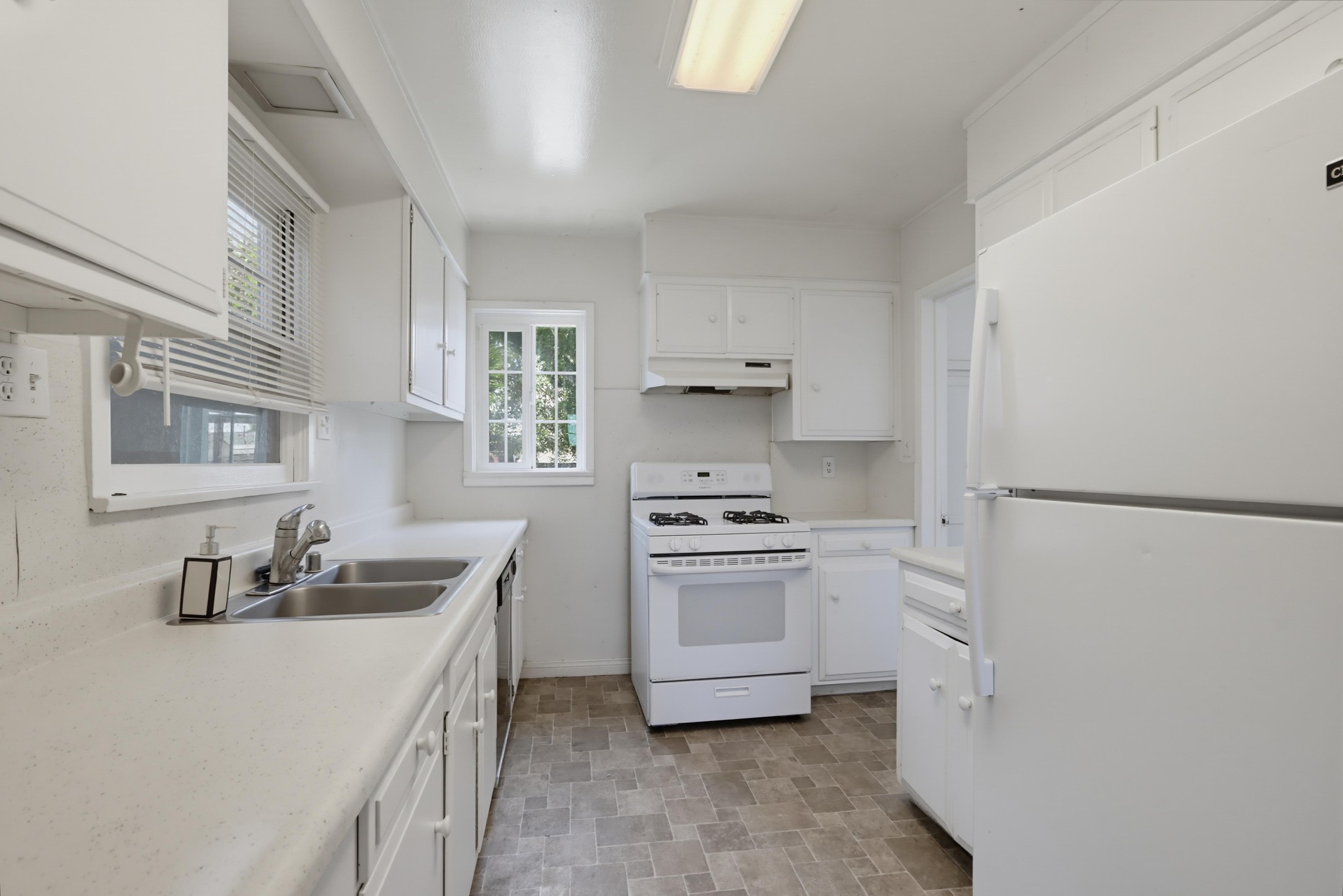 Virtual tour photo 13 of 45 for 452 Park Way