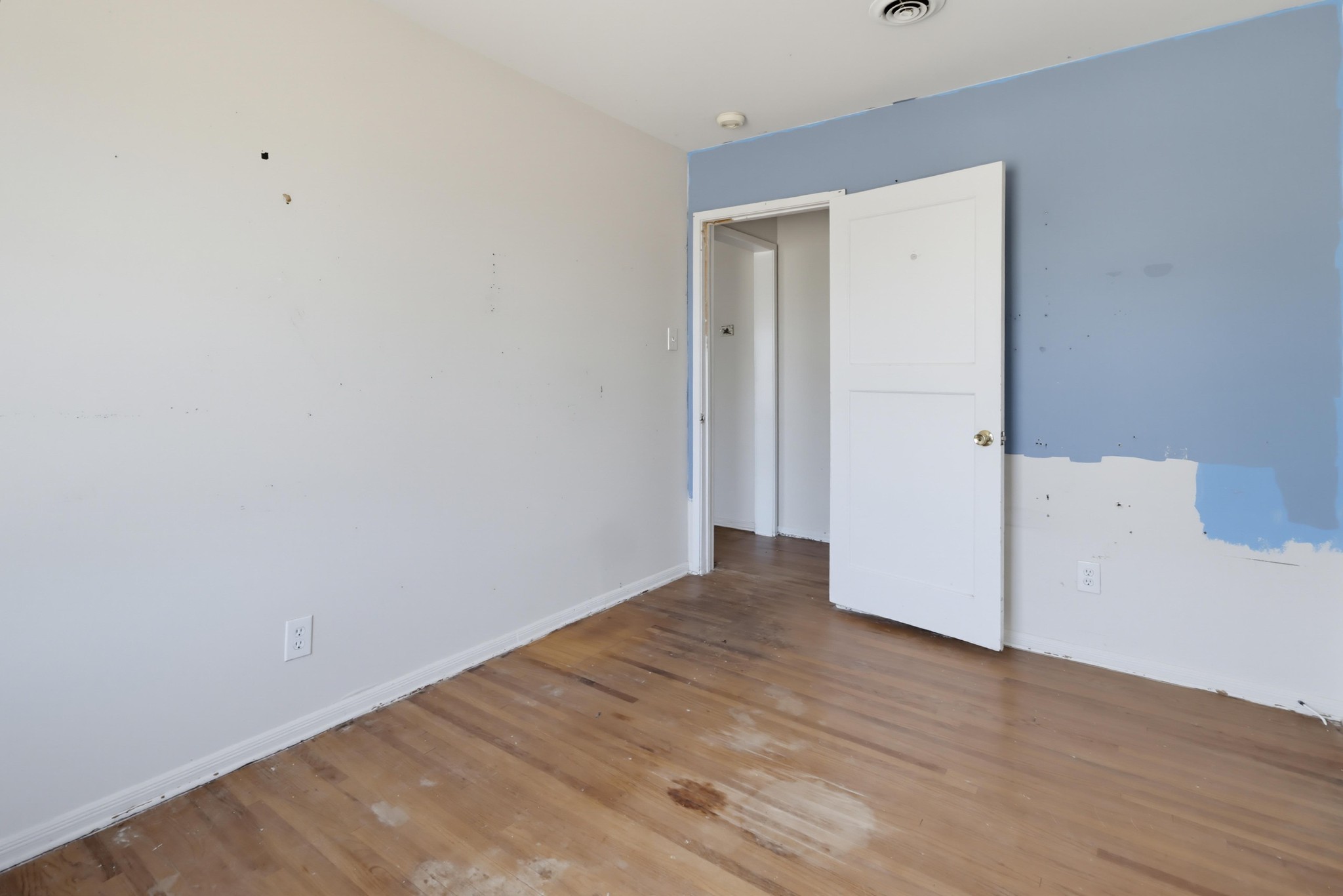 Virtual tour photo 19 of 45 for 452 Park Way