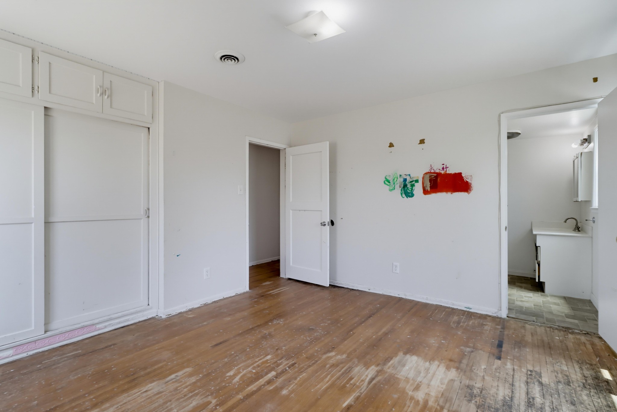 Virtual tour photo 25 of 45 for 452 Park Way