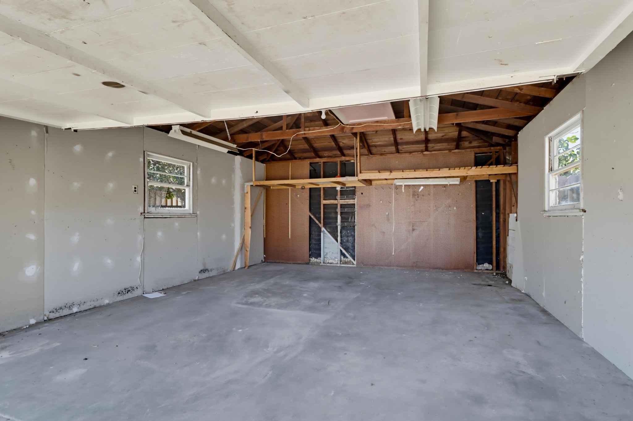Virtual tour photo 32 of 45 for 452 Park Way