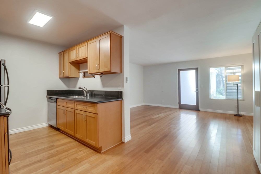 Virtual tour photo 15 of 32 for 4522 Utah St UNIT 4