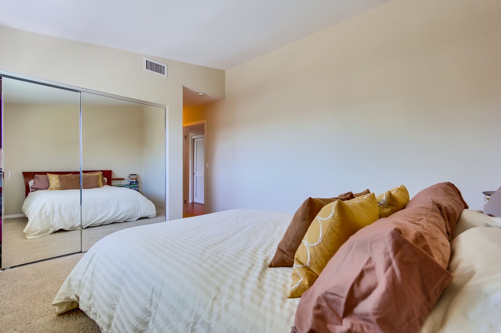 Virtual tour photo 13 of 22 for 4524 Wilson Avenue #203