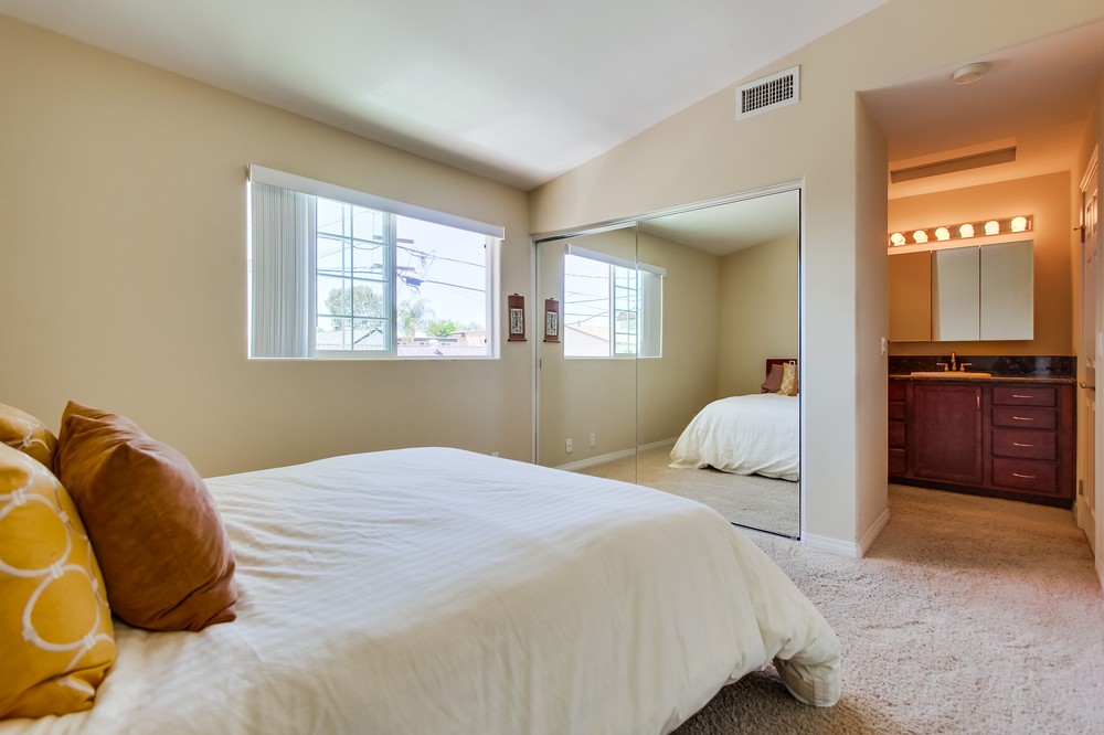 Virtual tour photo 14 of 22 for 4524 Wilson Avenue #203