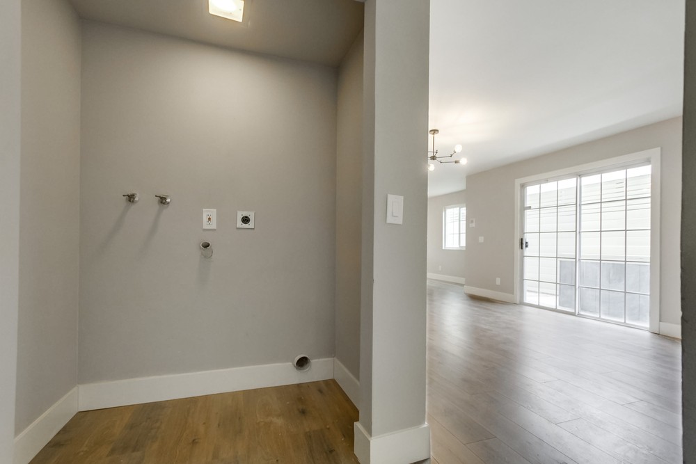 Virtual tour photo 30 of 34 for 4525 Oregon St UNIT 2