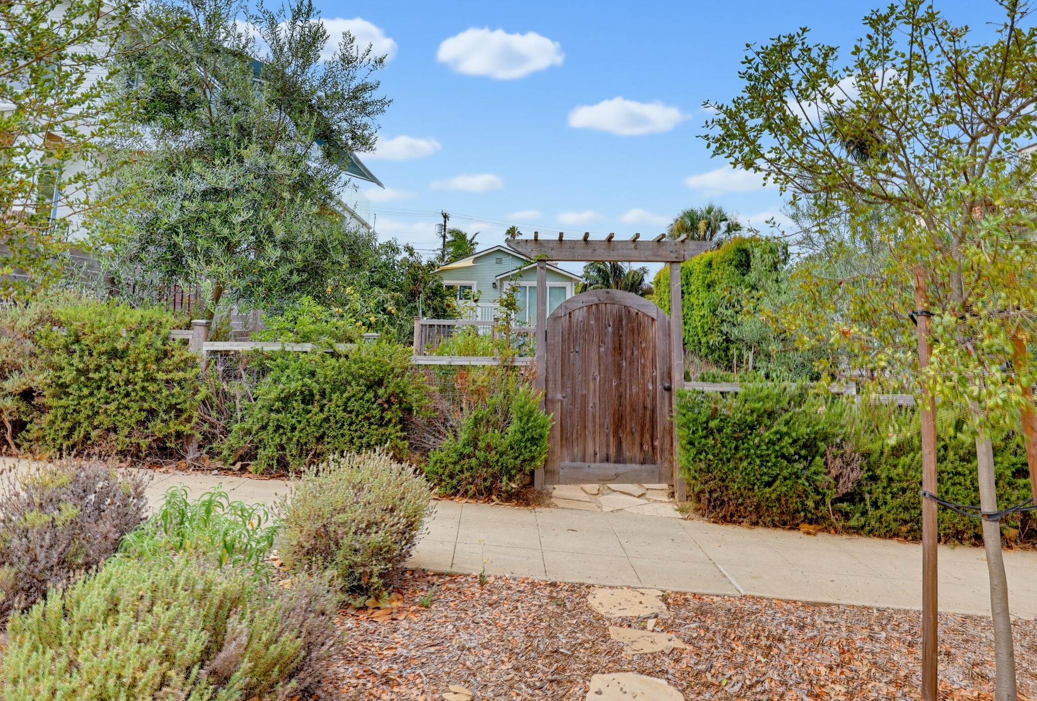 Virtual tour photo 3 of 81 for 4525 Saratoga Ave