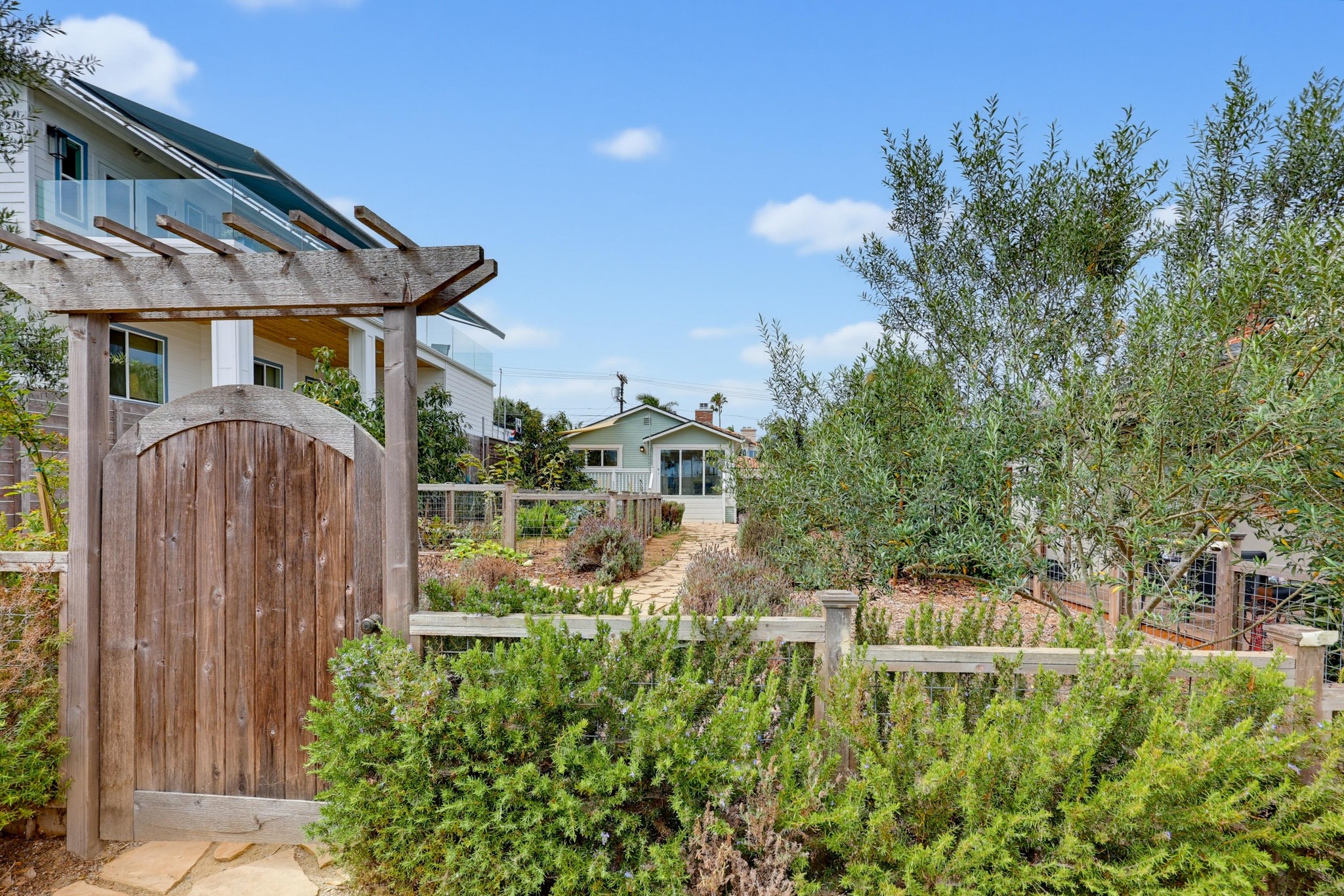 Virtual tour photo 5 of 81 for 4525 Saratoga Ave