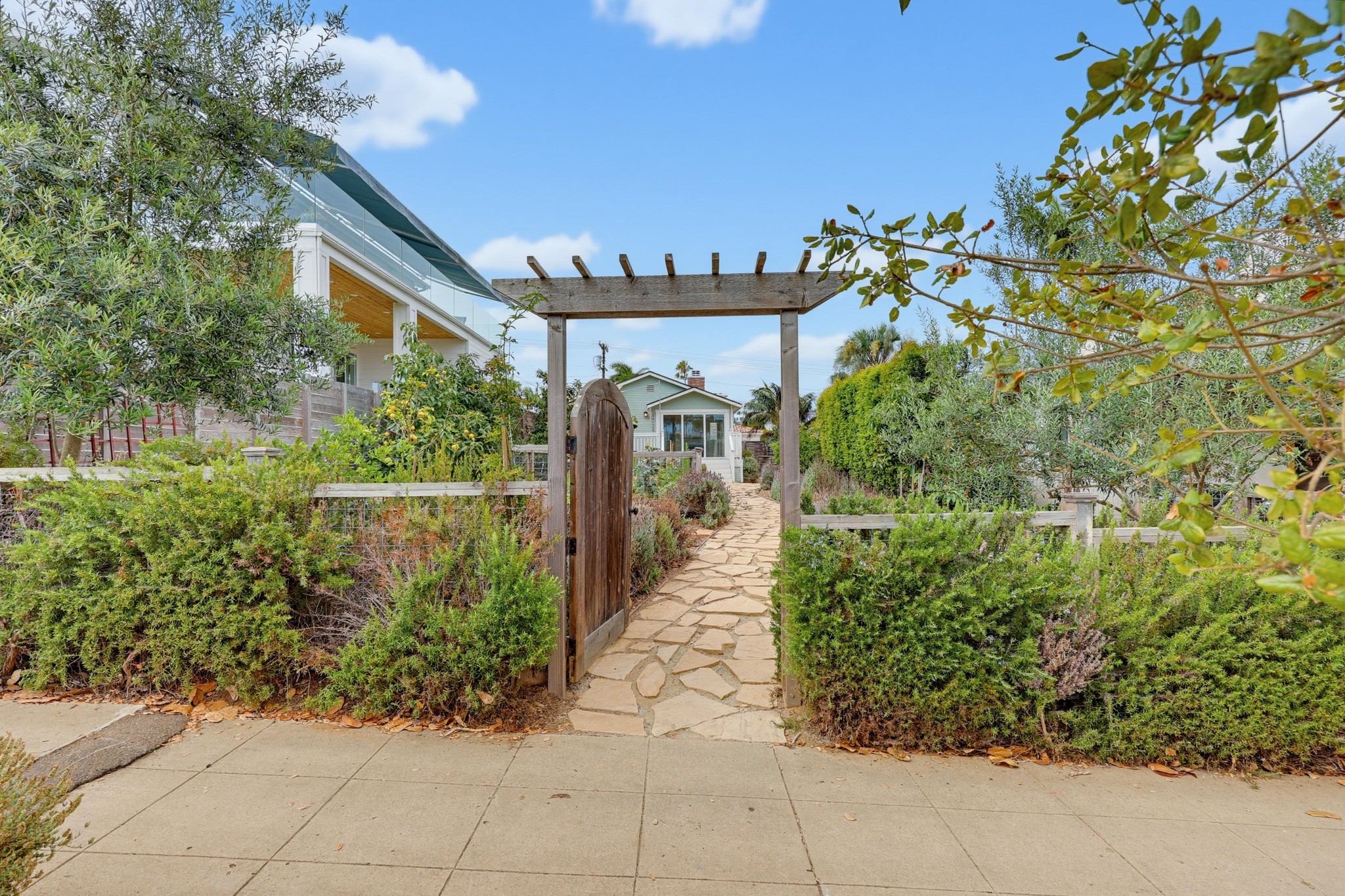 Virtual tour photo 7 of 81 for 4525 Saratoga Ave