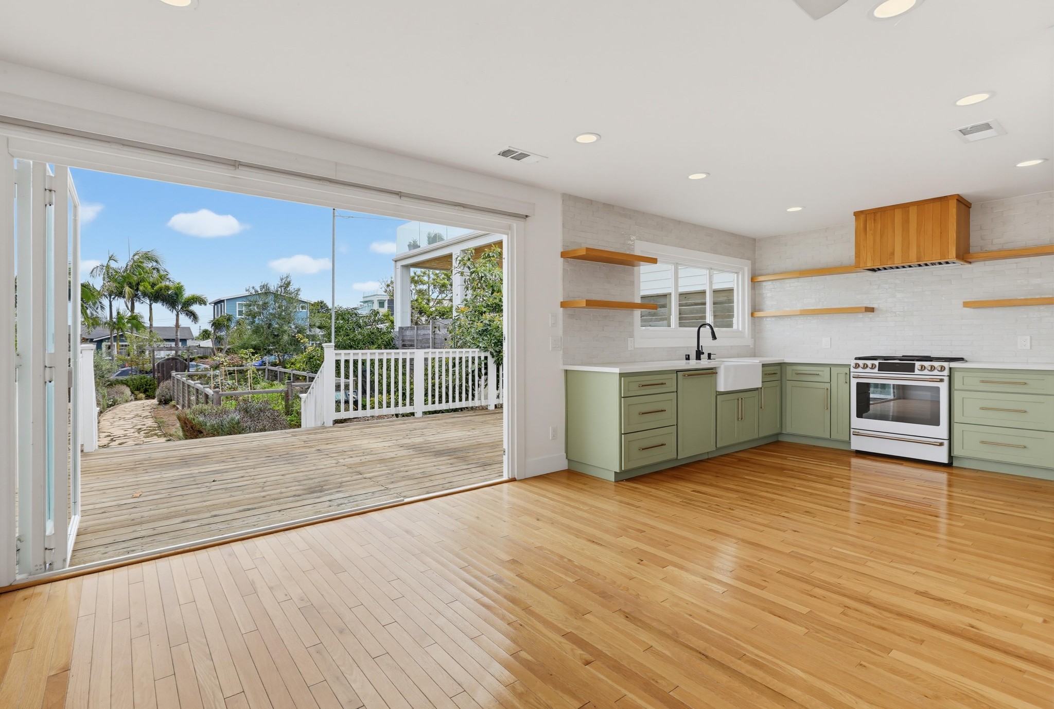 Virtual tour photo 22 of 81 for 4525 Saratoga Ave