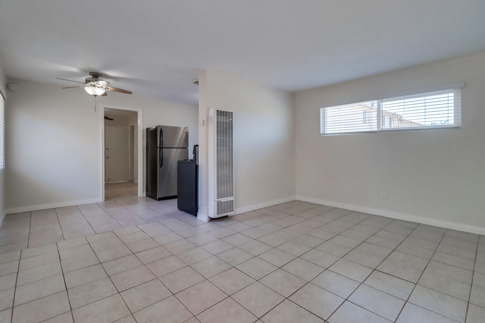Virtual tour photo 8 of 25 for 4528 1/2 Ohio St