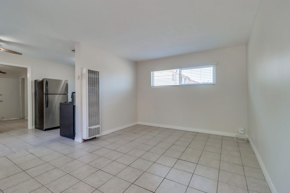 Virtual tour photo 9 of 25 for 4528 1/2 Ohio St