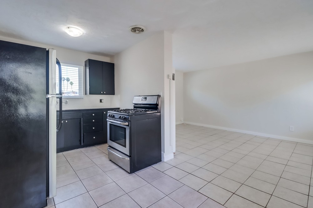 Virtual tour photo 14 of 25 for 4528 1/2 Ohio St