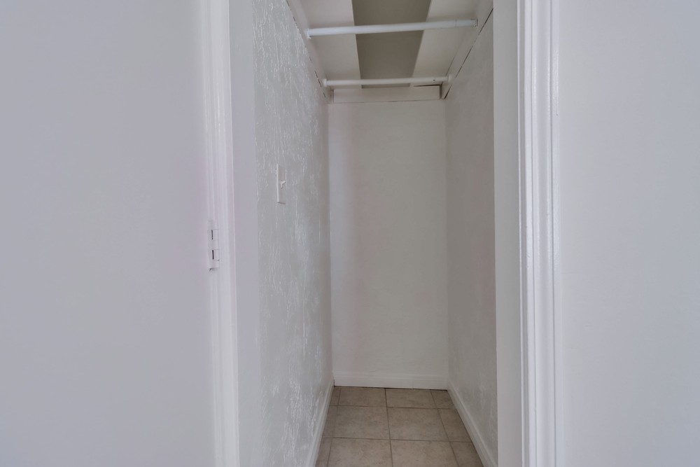 Virtual tour photo 21 of 25 for 4528 1/2 Ohio St