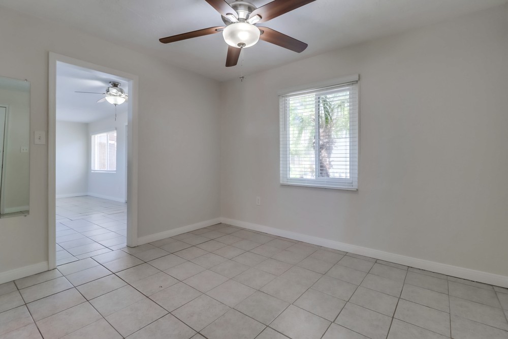 Virtual tour photo 22 of 25 for 4528 1/2 Ohio St