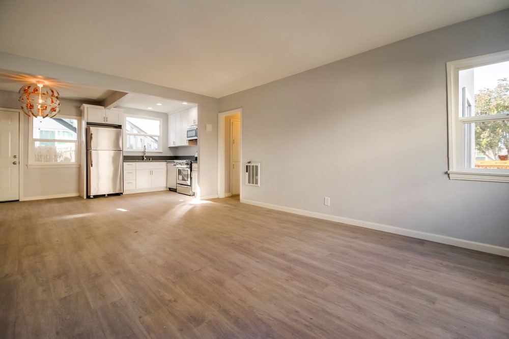 Virtual tour photo 10 of 27 for 4529 Wilson Ave