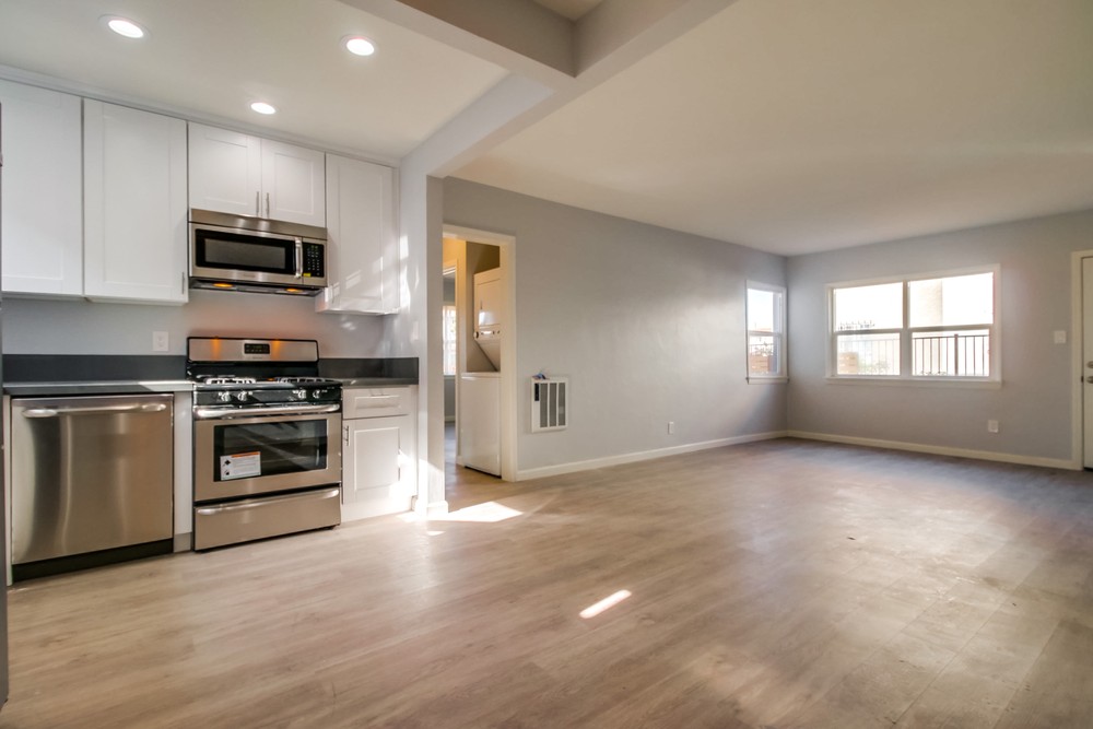 Virtual tour photo 11 of 27 for 4529 Wilson Ave