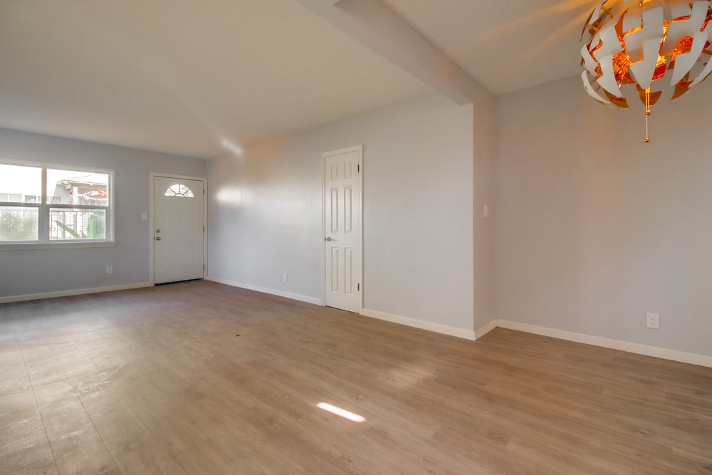 Virtual tour photo 12 of 27 for 4529 Wilson Ave