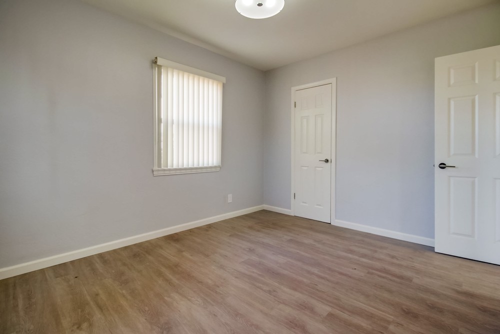 Virtual tour photo 16 of 27 for 4529 Wilson Ave