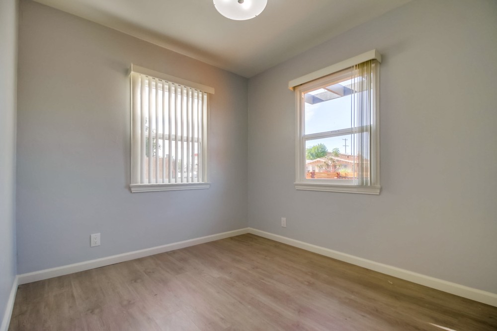 Virtual tour photo 18 of 27 for 4529 Wilson Ave