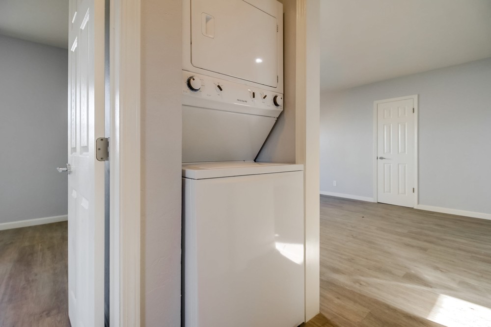 Virtual tour photo 21 of 27 for 4529 Wilson Ave