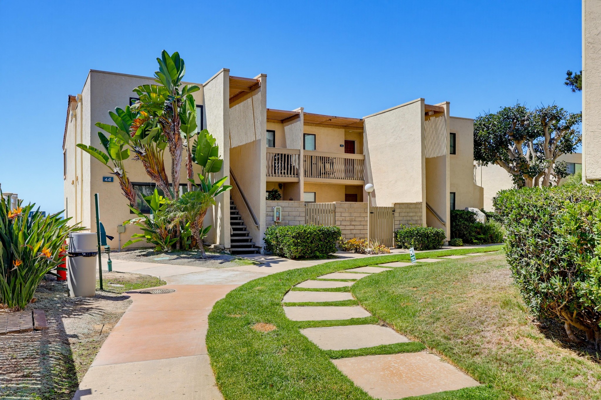 Virtual tour photo 1 of 88 for 453 S Sierra Ave Unit 164
